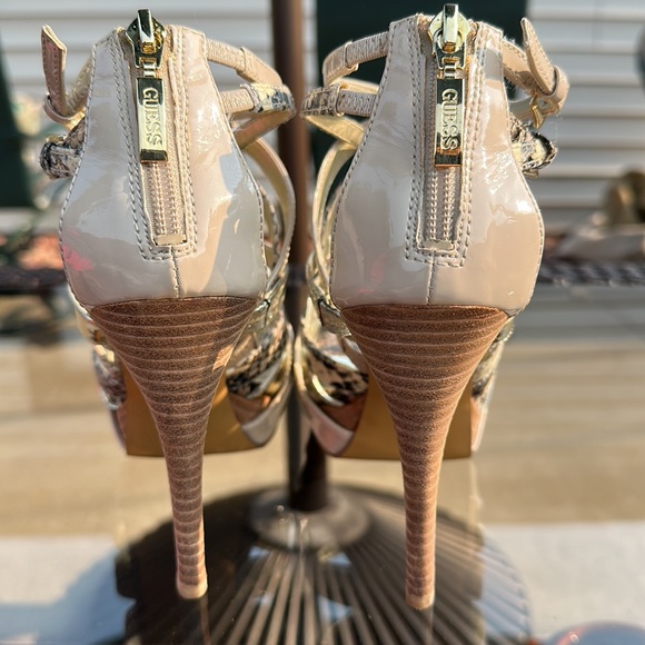 GUESS PLATFORM HEELS - Picture 2 of 10